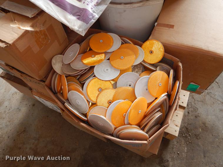 Sign making supplies in Topeka, KS Item BY9947 sold Purple Wave