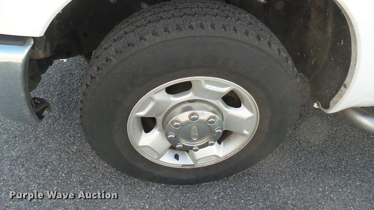 image for item DC1770 2011 Ford F250 Super Duty utility bed pickup truck