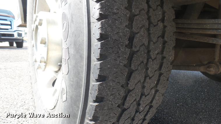 image for item DC1770 2011 Ford F250 Super Duty utility bed pickup truck