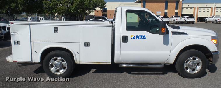 image for item DC1772 2011 Ford F250 Super Duty utility bed pickup truck