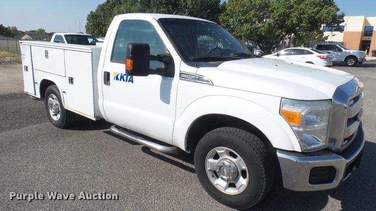 image for item DC1772 2011 Ford F250 Super Duty utility bed pickup truck