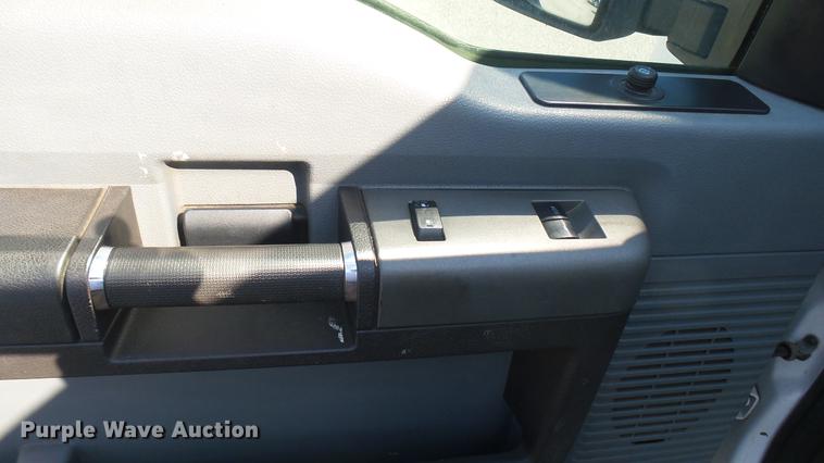 image for item DC1772 2011 Ford F250 Super Duty utility bed pickup truck