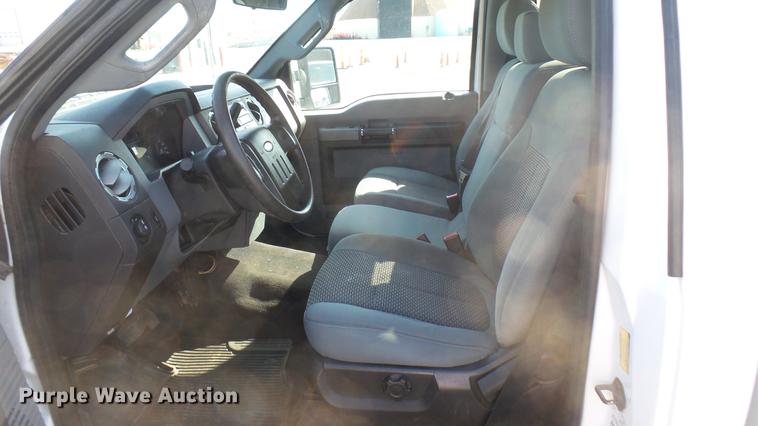 image for item DC1772 2011 Ford F250 Super Duty utility bed pickup truck