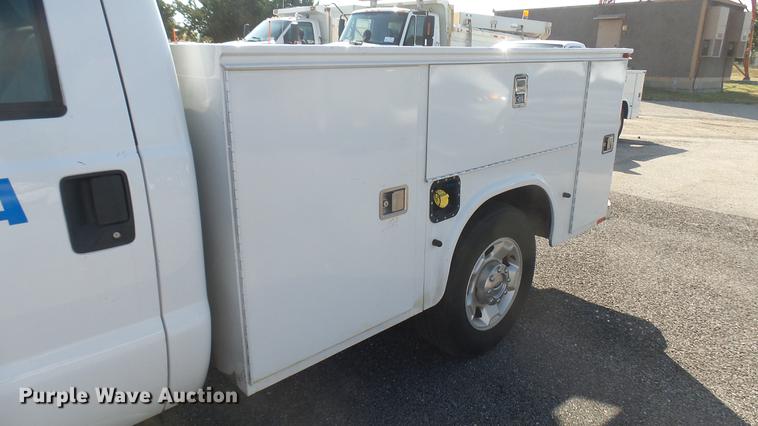 image for item DC1772 2011 Ford F250 Super Duty utility bed pickup truck