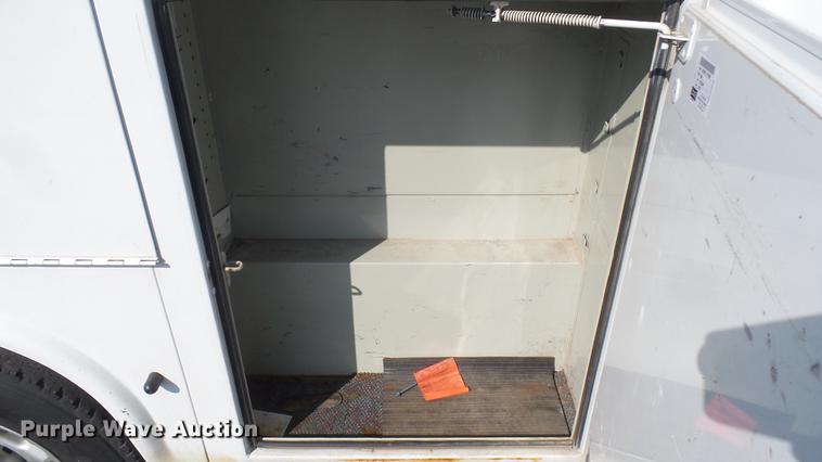 image for item DC1772 2011 Ford F250 Super Duty utility bed pickup truck