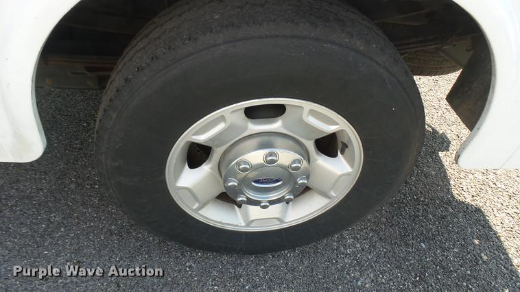 image for item DC1772 2011 Ford F250 Super Duty utility bed pickup truck