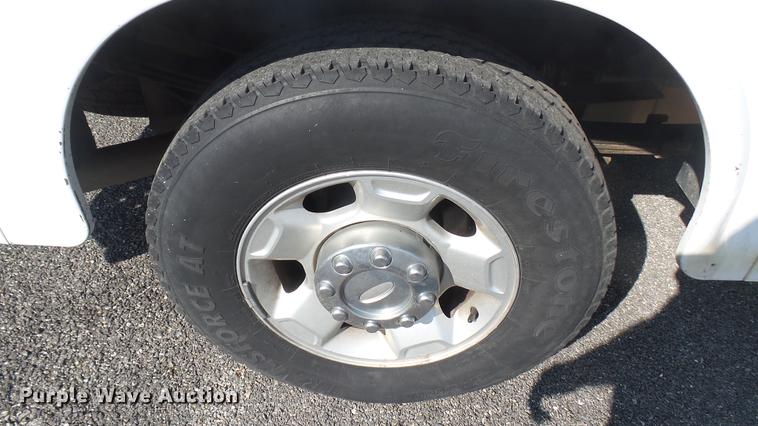 image for item DC1772 2011 Ford F250 Super Duty utility bed pickup truck