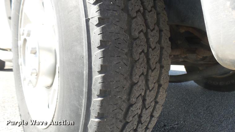 image for item DC1772 2011 Ford F250 Super Duty utility bed pickup truck