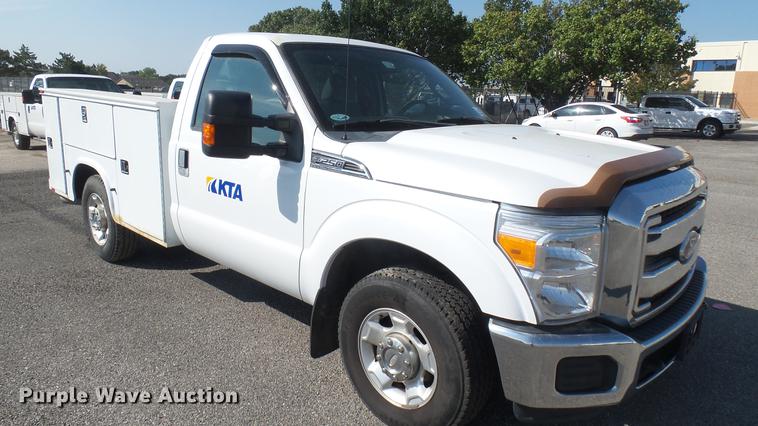 image for item DC1773 2011 Ford F250 Super Duty utility bed pickup truck