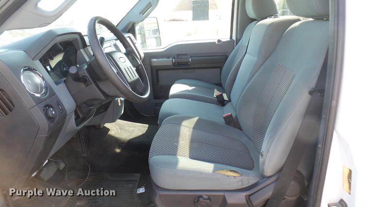 image for item DC1773 2011 Ford F250 Super Duty utility bed pickup truck