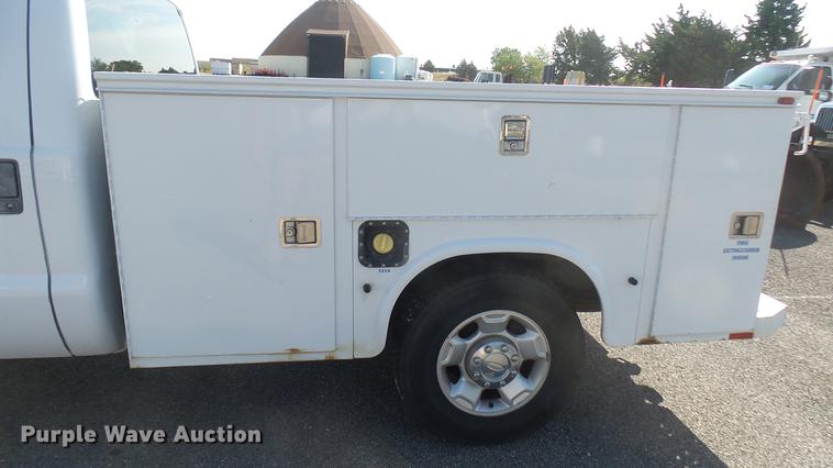 image for item DC1773 2011 Ford F250 Super Duty utility bed pickup truck