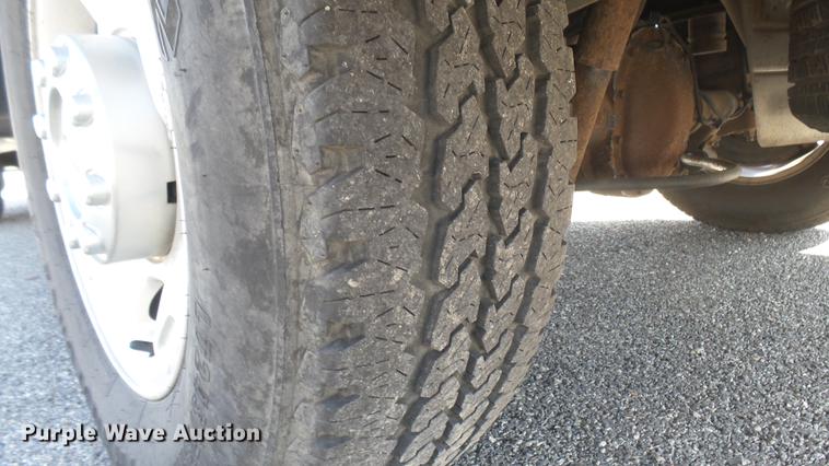 image for item DC1773 2011 Ford F250 Super Duty utility bed pickup truck