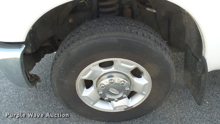 image for item DC1773 2011 Ford F250 Super Duty utility bed pickup truck