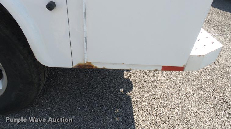 image for item DC1773 2011 Ford F250 Super Duty utility bed pickup truck