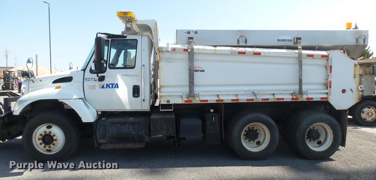 image for item DC1774 2007 International 7400 dump truck