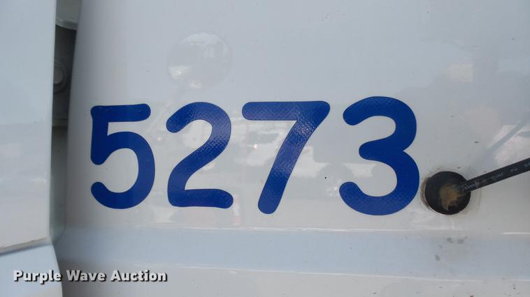 image for item DC1774 2007 International 7400 dump truck