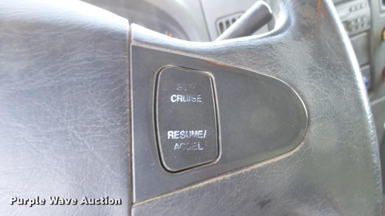 image for item DC1774 2007 International 7400 dump truck