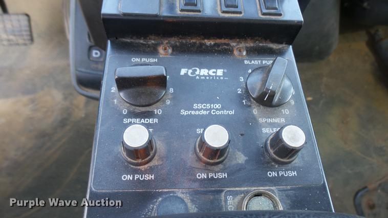 image for item DC1774 2007 International 7400 dump truck