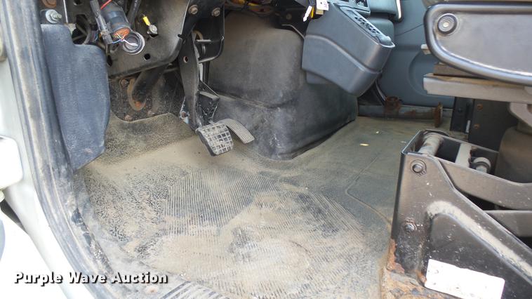 image for item DC1774 2007 International 7400 dump truck