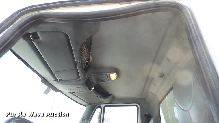 image for item DC1774 2007 International 7400 dump truck