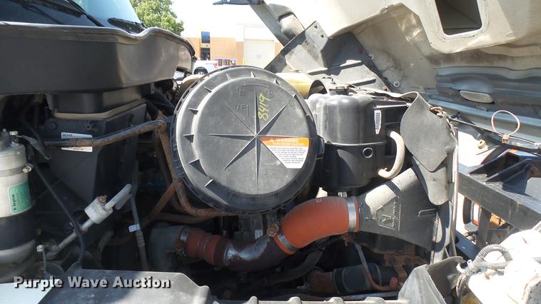 image for item DC1774 2007 International 7400 dump truck