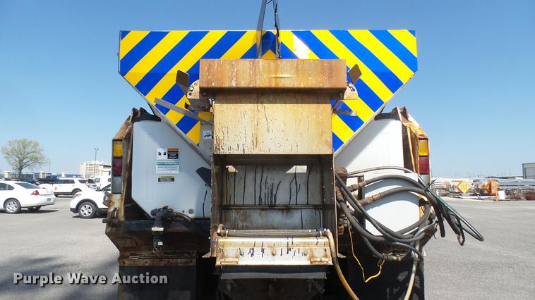 image for item DC1774 2007 International 7400 dump truck