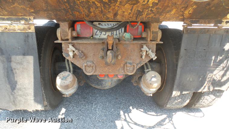 image for item DC1774 2007 International 7400 dump truck