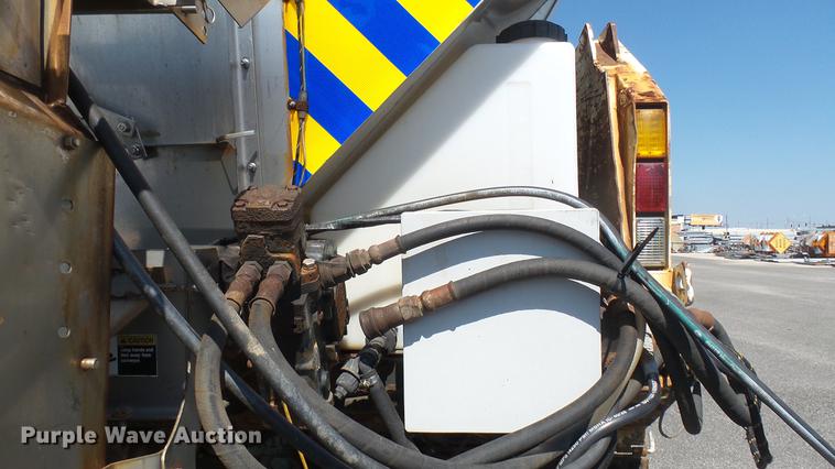 image for item DC1774 2007 International 7400 dump truck