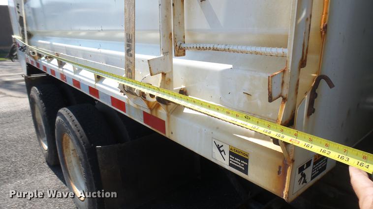 image for item DC1774 2007 International 7400 dump truck