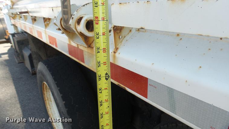 image for item DC1774 2007 International 7400 dump truck