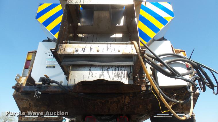 image for item DC1774 2007 International 7400 dump truck