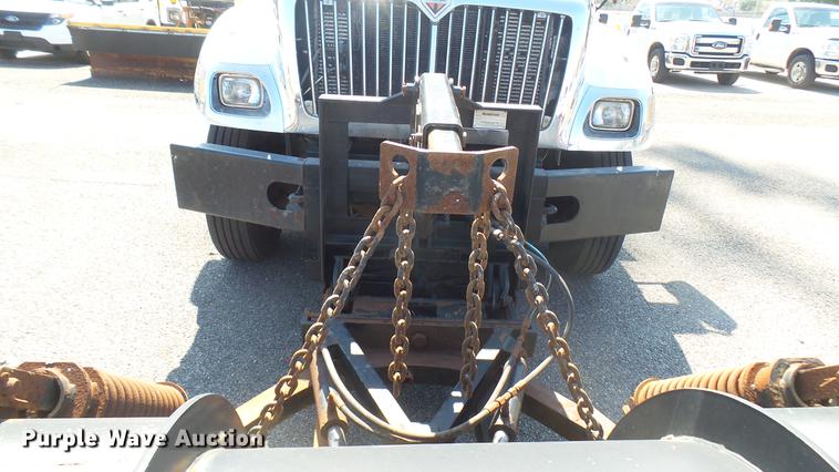 image for item DC1774 2007 International 7400 dump truck