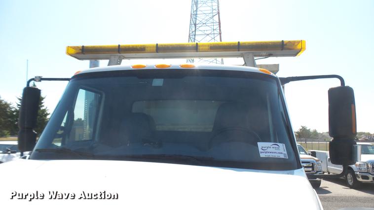 image for item DC1774 2007 International 7400 dump truck