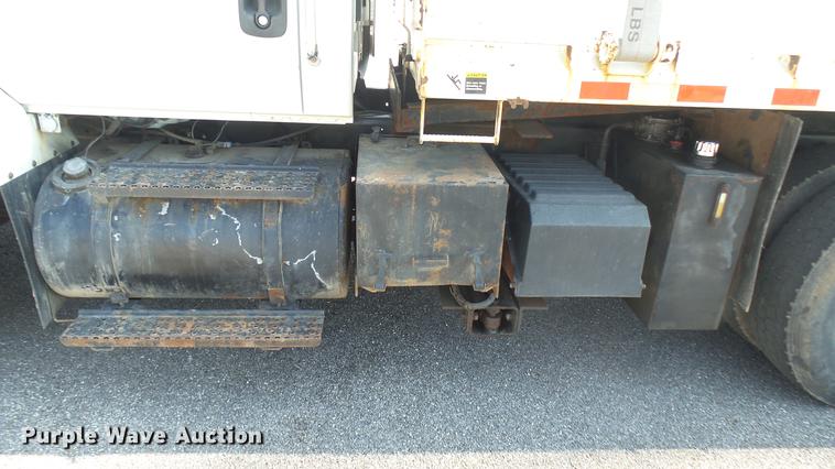 image for item DC1774 2007 International 7400 dump truck