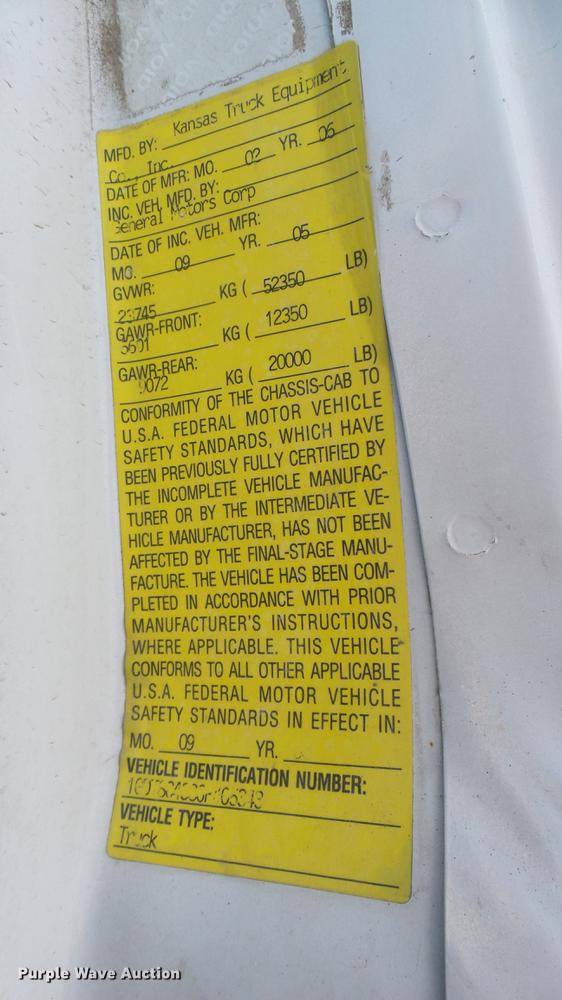 image for item DC1775 2006 GMC C8500 dump truck