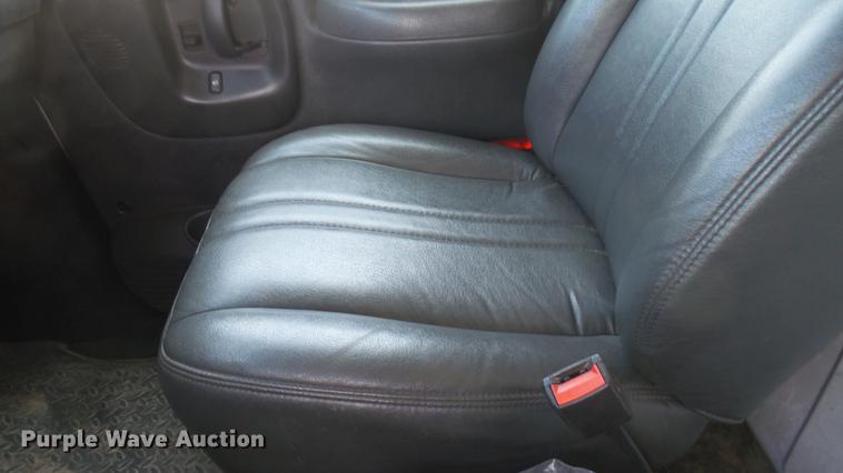 image for item DC1775 2006 GMC C8500 dump truck