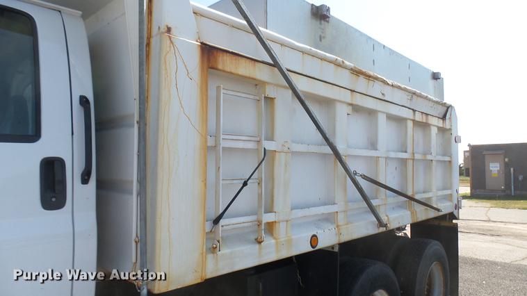 image for item DC1775 2006 GMC C8500 dump truck