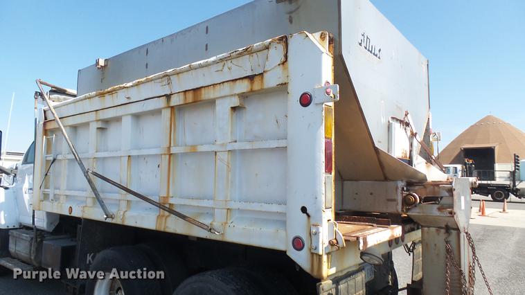 image for item DC1775 2006 GMC C8500 dump truck