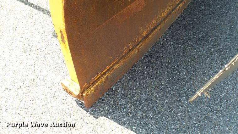 image for item DC1775 2006 GMC C8500 dump truck