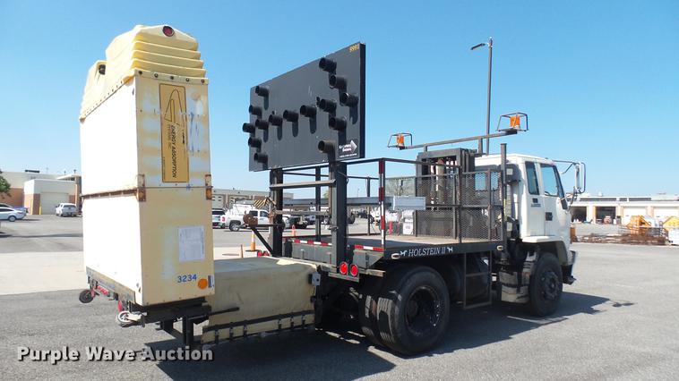 image for item DC1782 1989 GMC Forward W7 platform truck