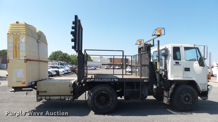 image for item DC1782 1989 GMC Forward W7 platform truck