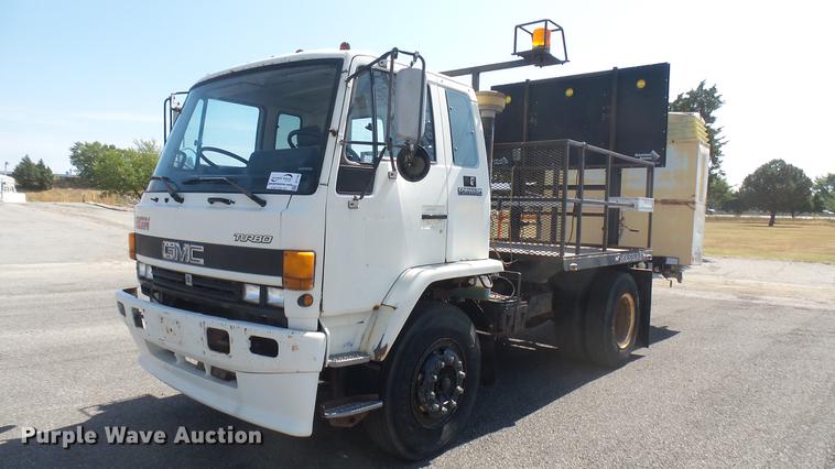 image for item DC1782 1989 GMC Forward W7 platform truck