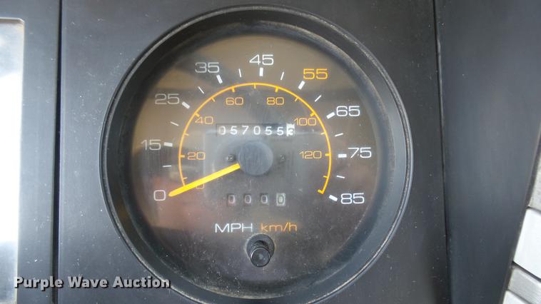 image for item DC1782 1989 GMC Forward W7 platform truck