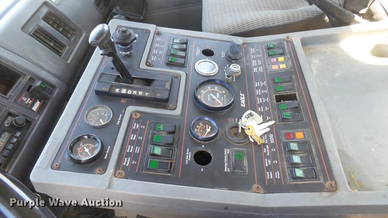 image for item DC1782 1989 GMC Forward W7 platform truck