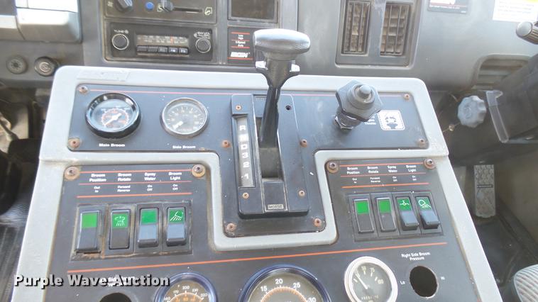 image for item DC1782 1989 GMC Forward W7 platform truck