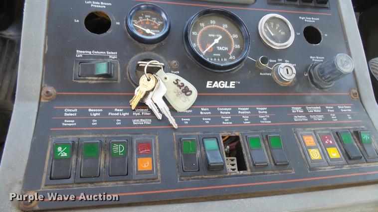 image for item DC1782 1989 GMC Forward W7 platform truck