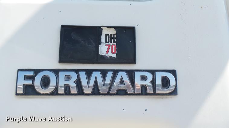 image for item DC1782 1989 GMC Forward W7 platform truck