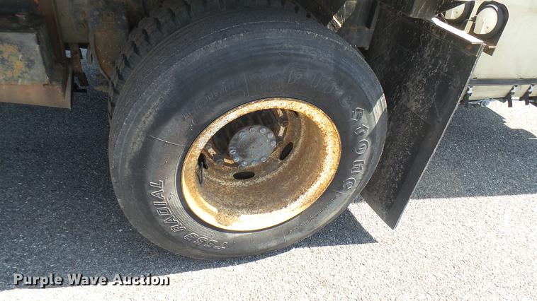 image for item DC1782 1989 GMC Forward W7 platform truck