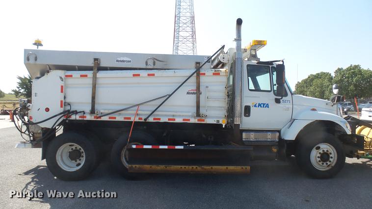 image for item DC1787 2007 International 7400 dump truck