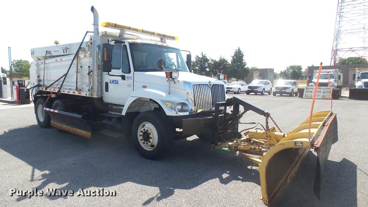 image for item DC1787 2007 International 7400 dump truck